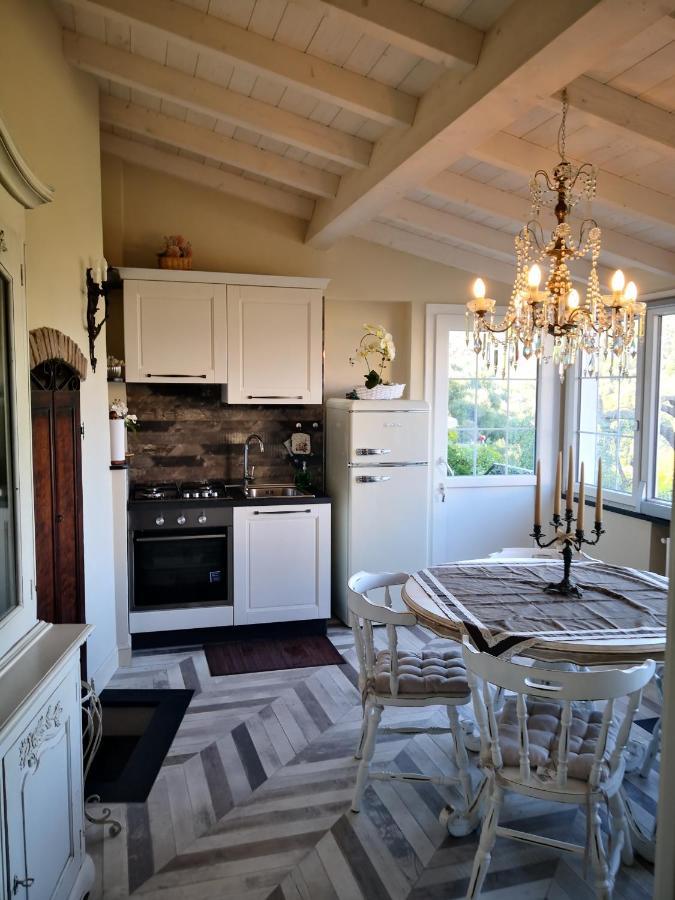 Florinda Lemon'S Suite Cervo Buitenkant foto