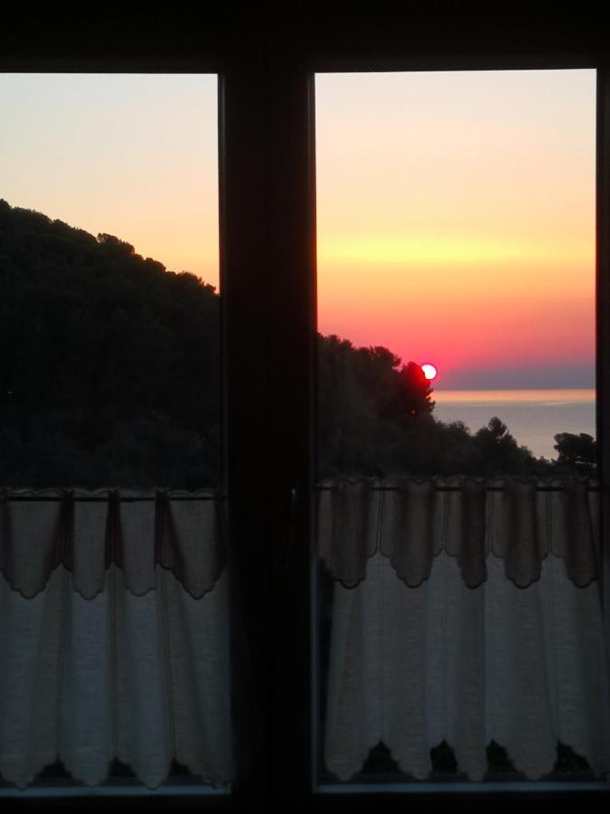Florinda Lemon'S Suite Cervo Buitenkant foto