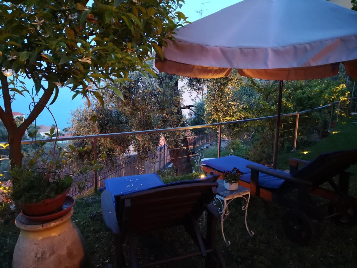 Florinda Lemon'S Suite Cervo Buitenkant foto