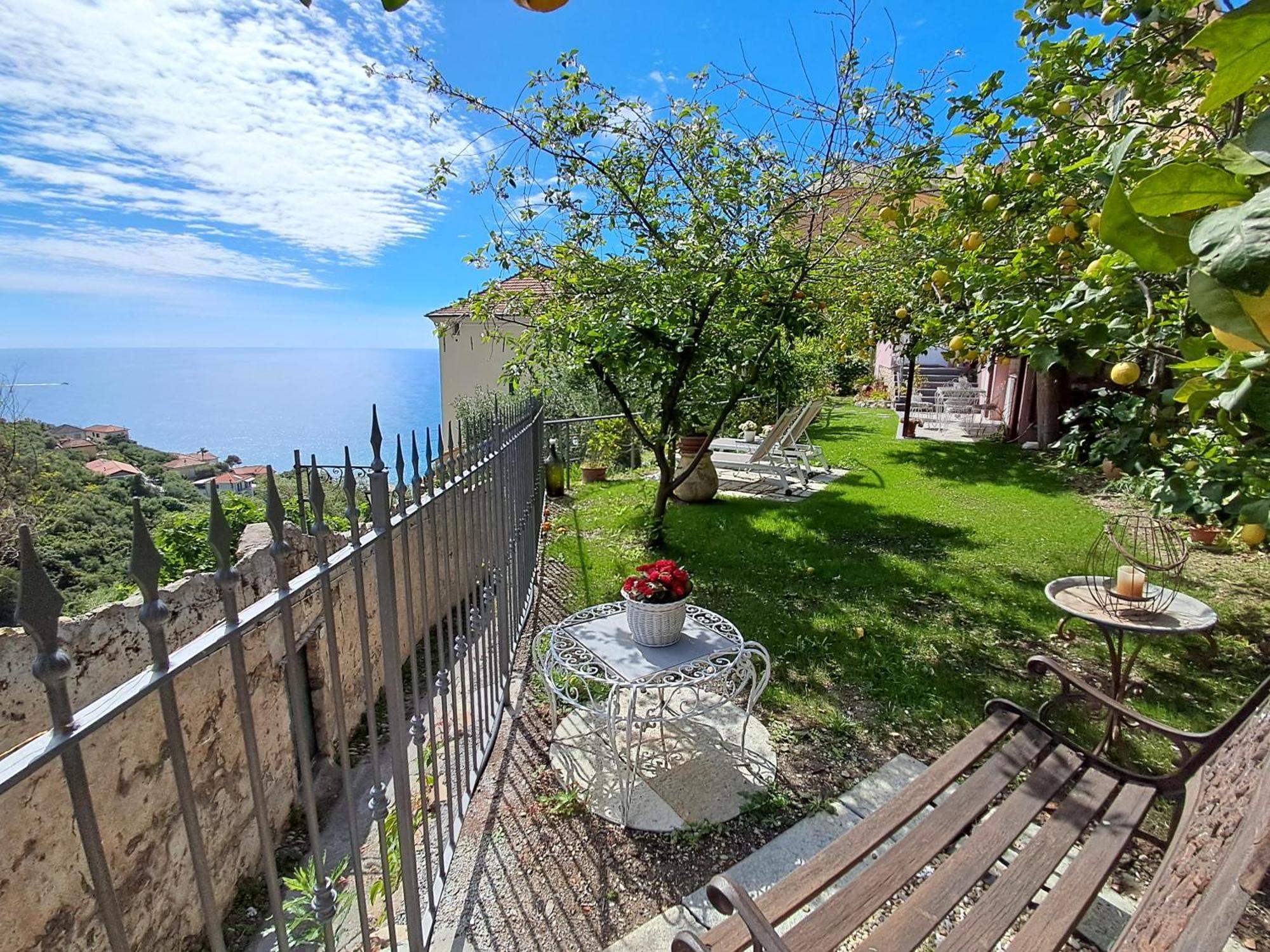 Florinda Lemon'S Suite Cervo Buitenkant foto