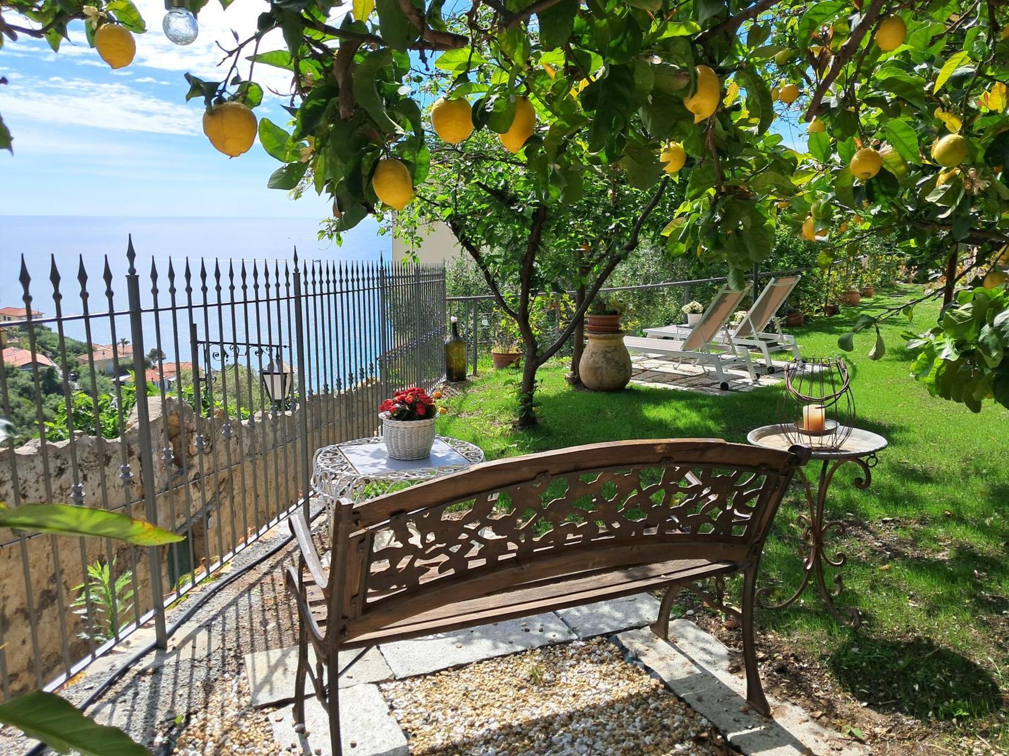 Florinda Lemon'S Suite Cervo Buitenkant foto