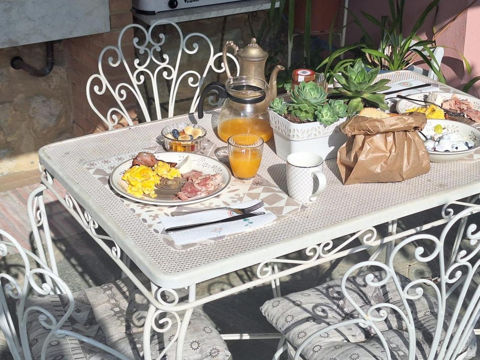 Florinda Lemon'S Suite Cervo Buitenkant foto